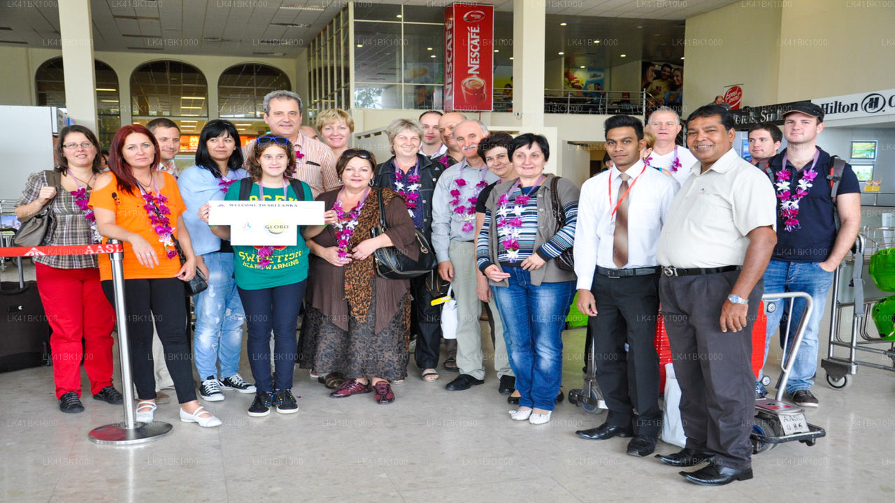 インギニヤガラ市からコロンボ空港 (CMB) へのプライベート送迎