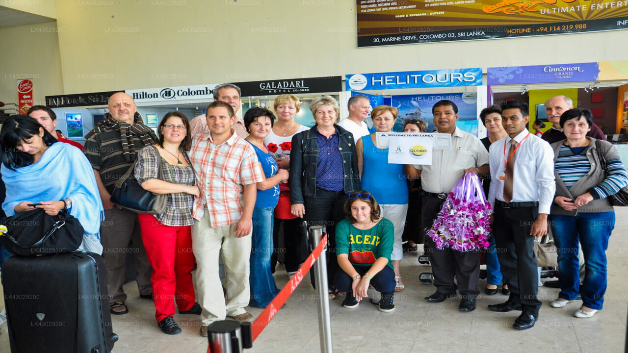 コロンボ空港 (CMB) とワドゥワのシッダレパ アーユルヴェーダ ヘルス リゾート間の送迎