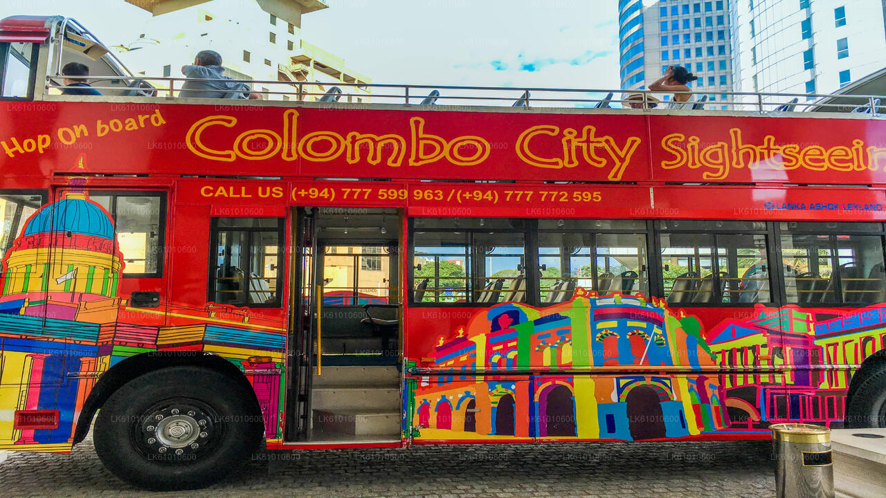 ミニバスで行くコロンボ市内ツアー