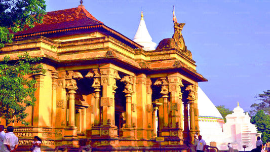 コロンボのトゥクトゥクが運営する寺院