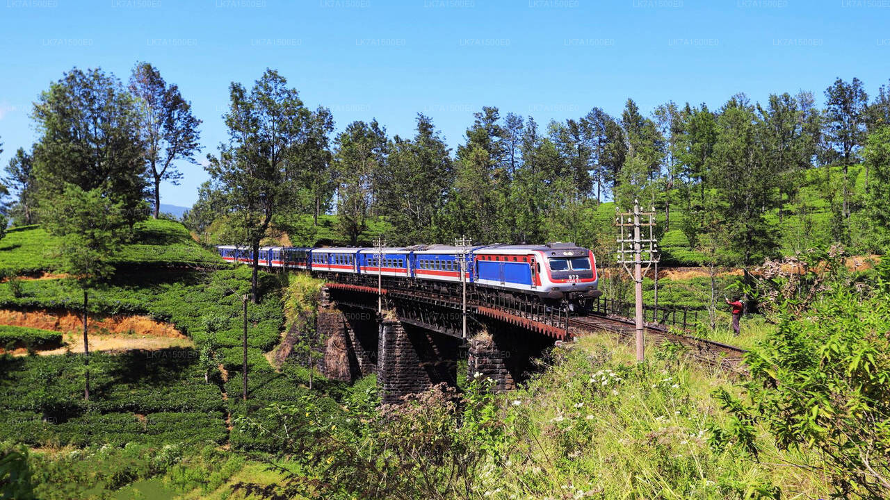 コロンボからエラまで電車で移動（列車番号：1001「デヌワラメニケ」）
